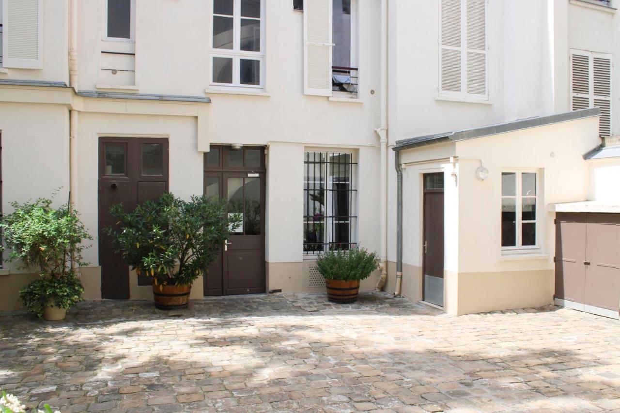 Bright And Charming 60m Family Flat Parijs